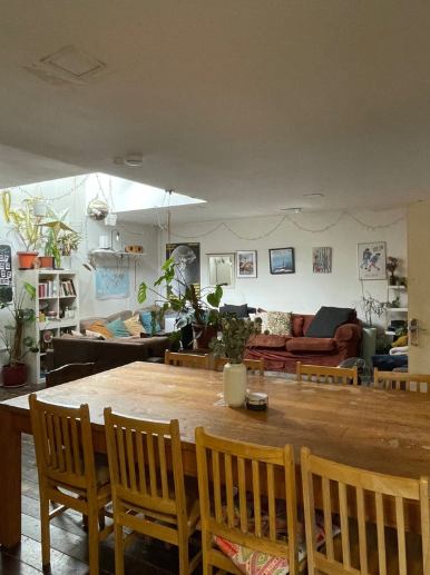 Room Hermitage Road in Greater London