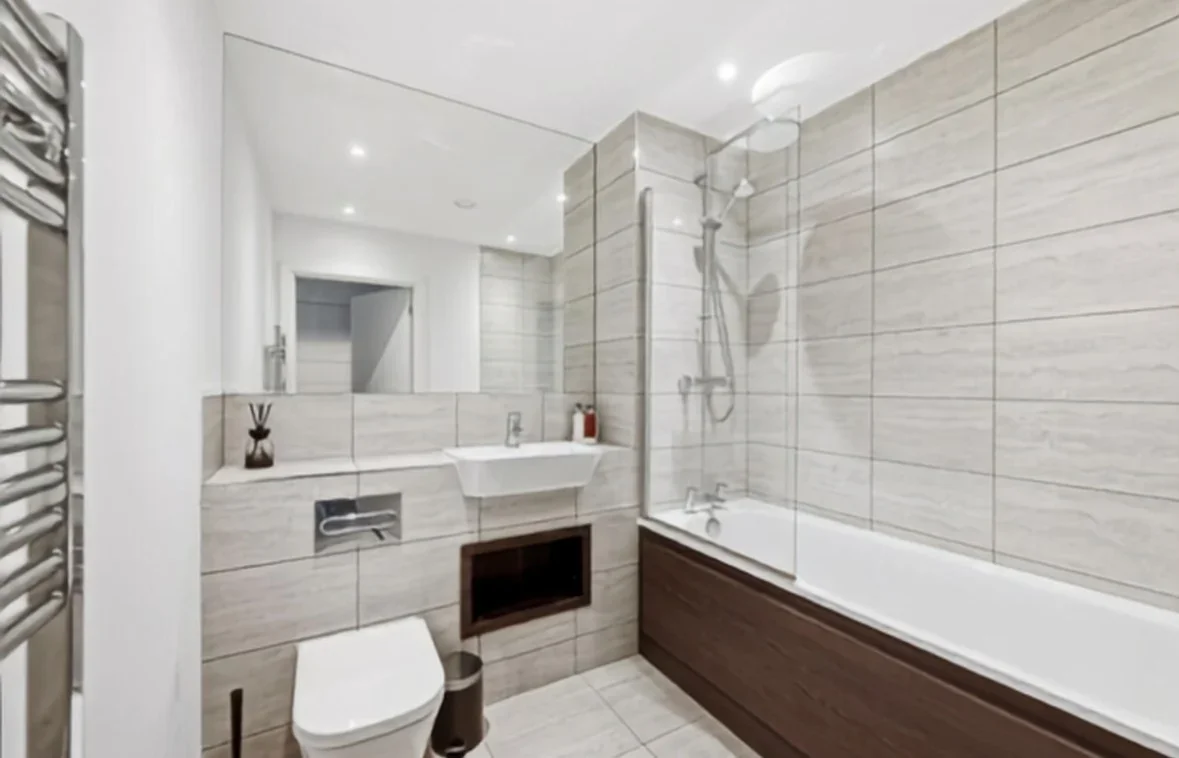 Flat Frogley Park in Greater London