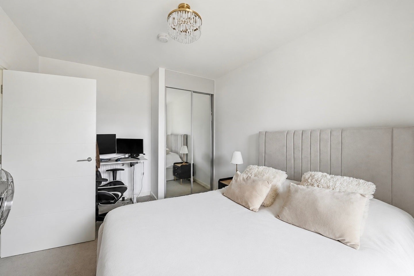 Flat Frogley Park in Greater London