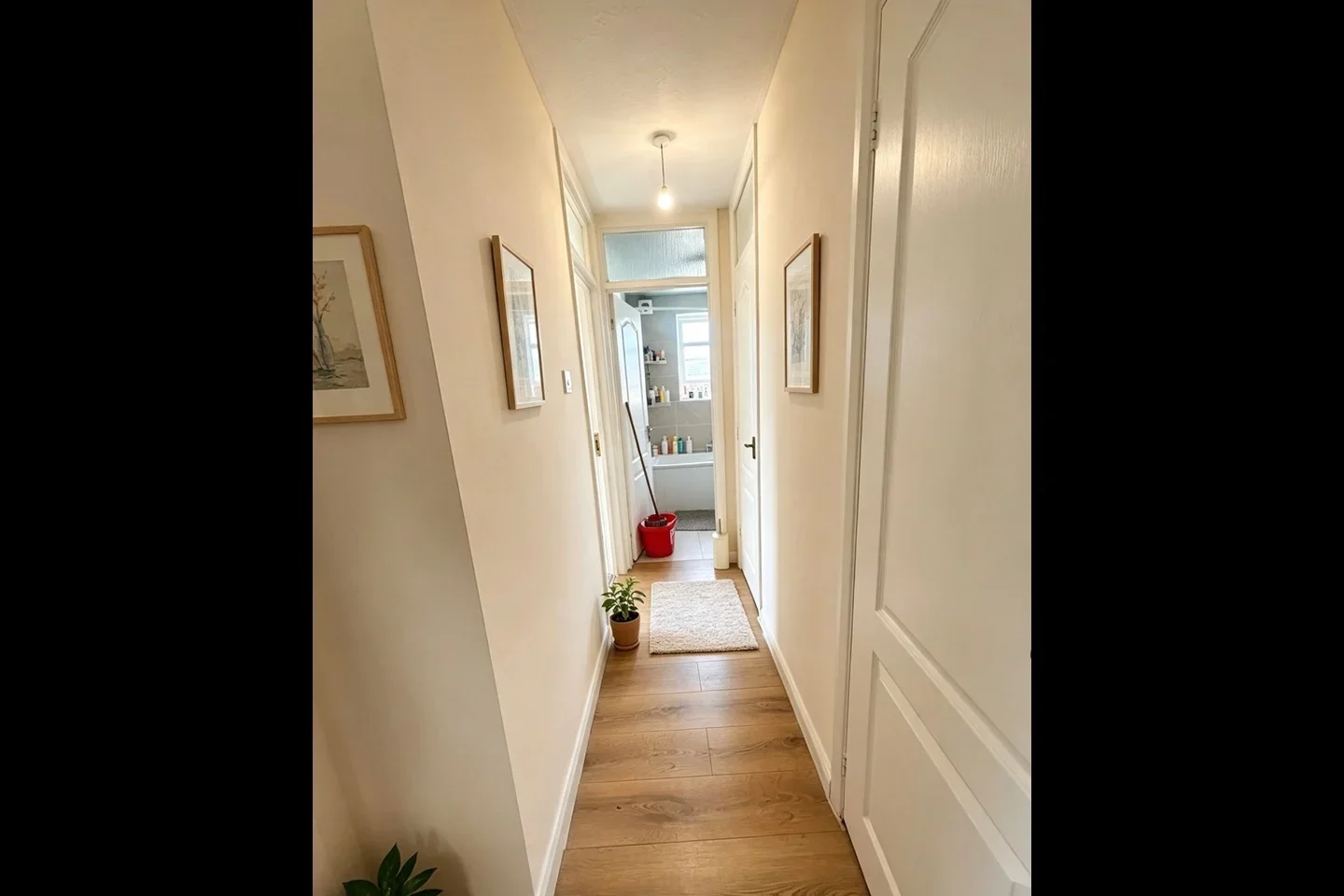 Room Cavendish Avenue in Greater London