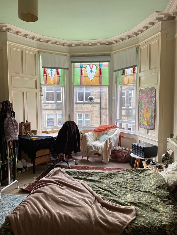 Room Strathfillan Road in City of Edinburgh