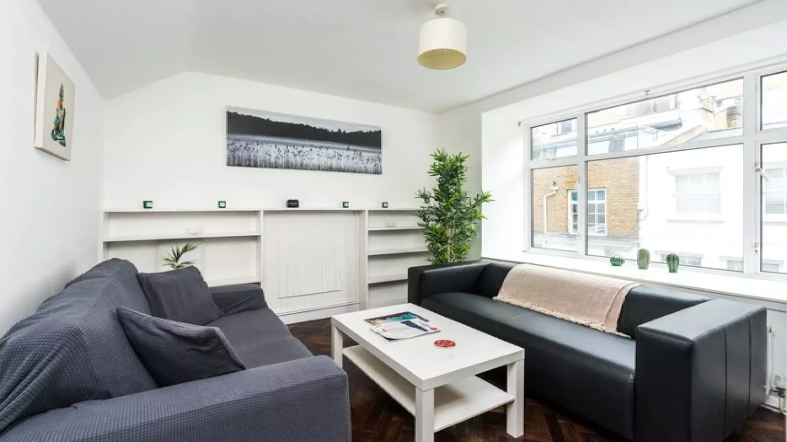 Flat Brook Mews North in City of Westminster