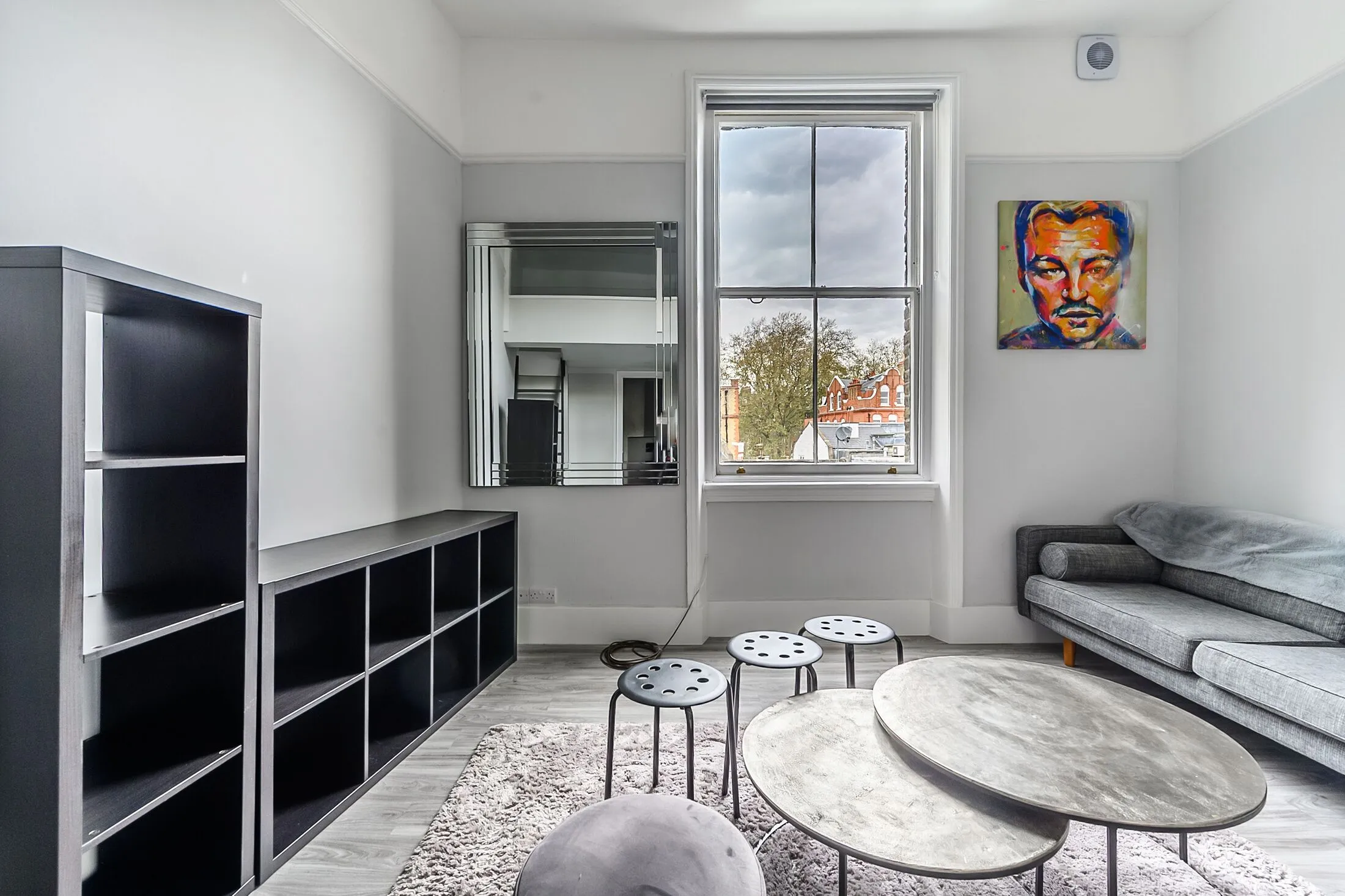 Room Earl's Court Road in Greater London