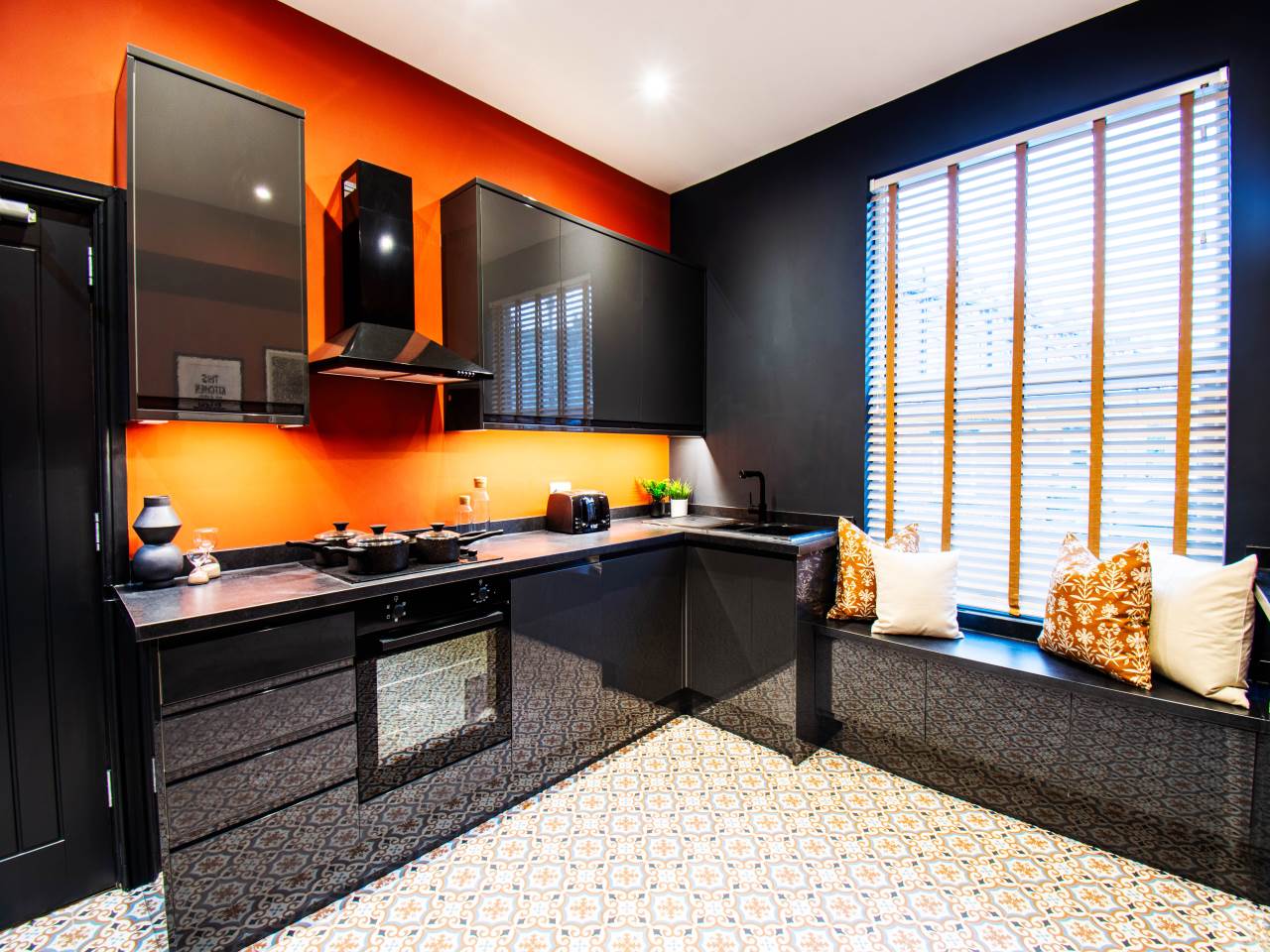 Room Back Harehills Avenue in Leeds