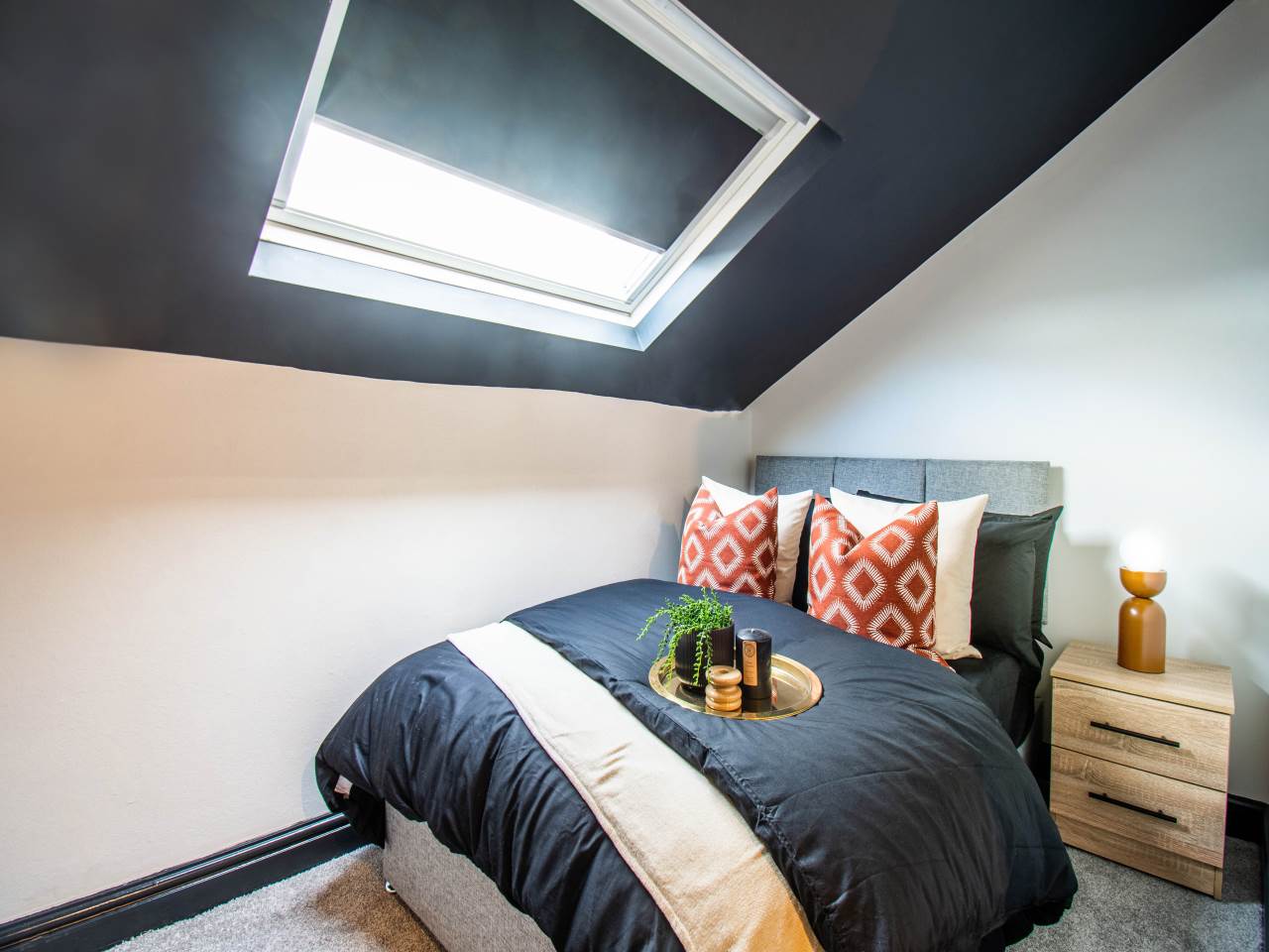 Room Back Harehills Avenue in Leeds