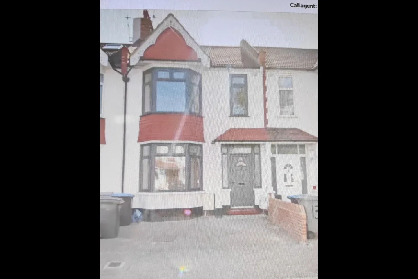 House Waverley Avenue in Greater London