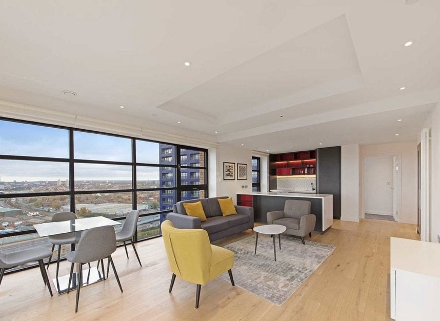 Flat Lyell Street in Greater London