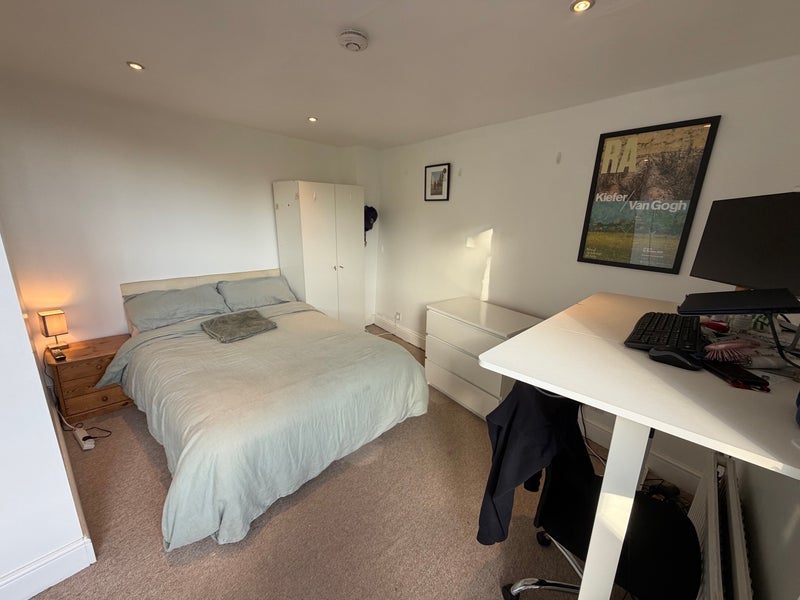Room Pentonville Road in Greater London