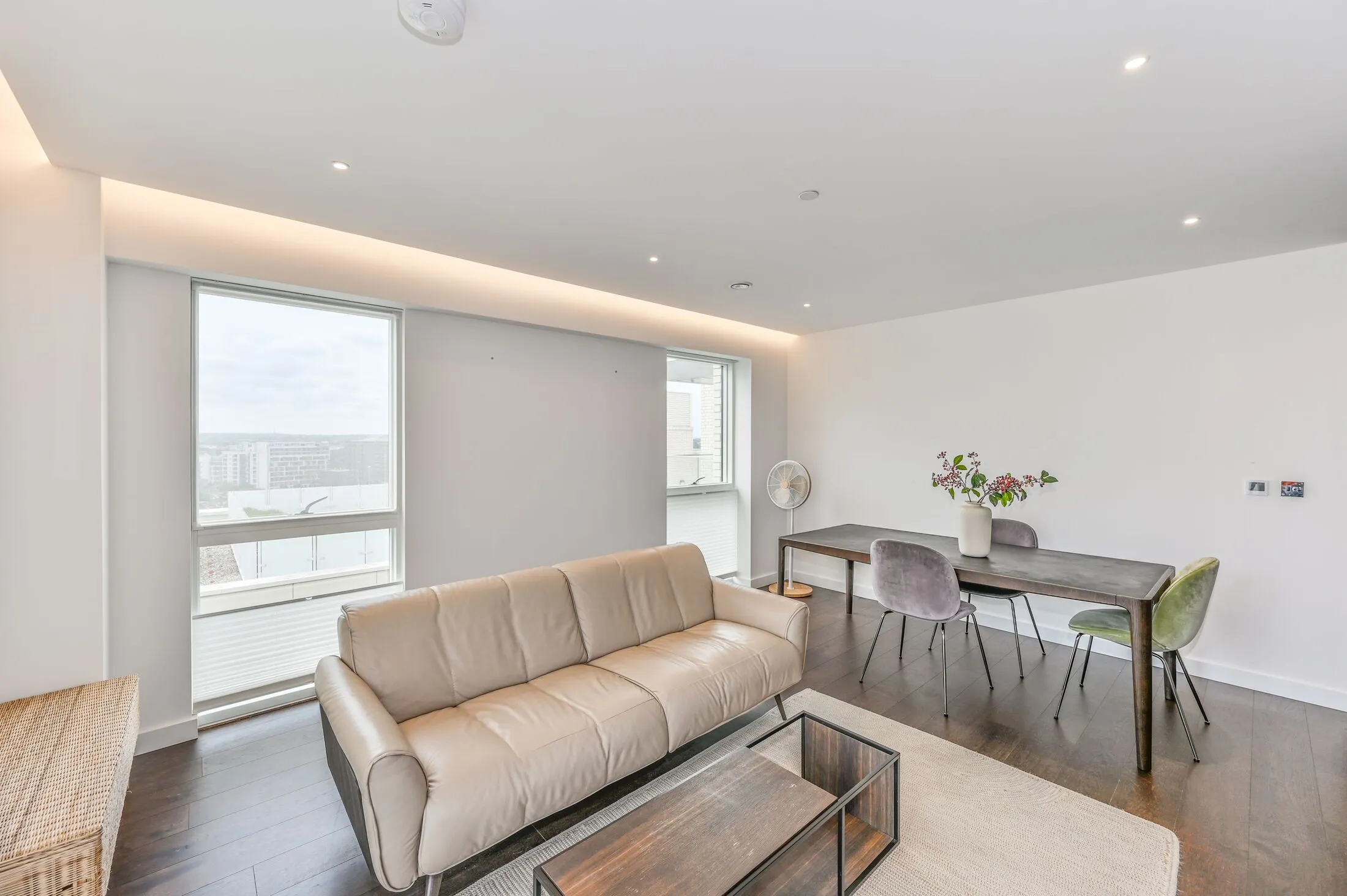 Flat Lanchester Way in Greater London