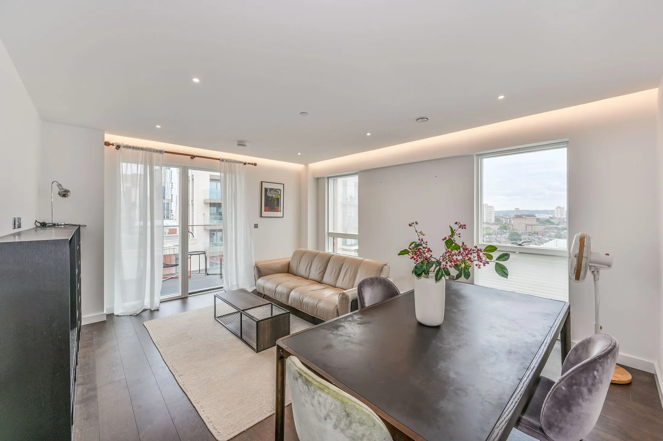 Flat Lanchester Way in Greater London