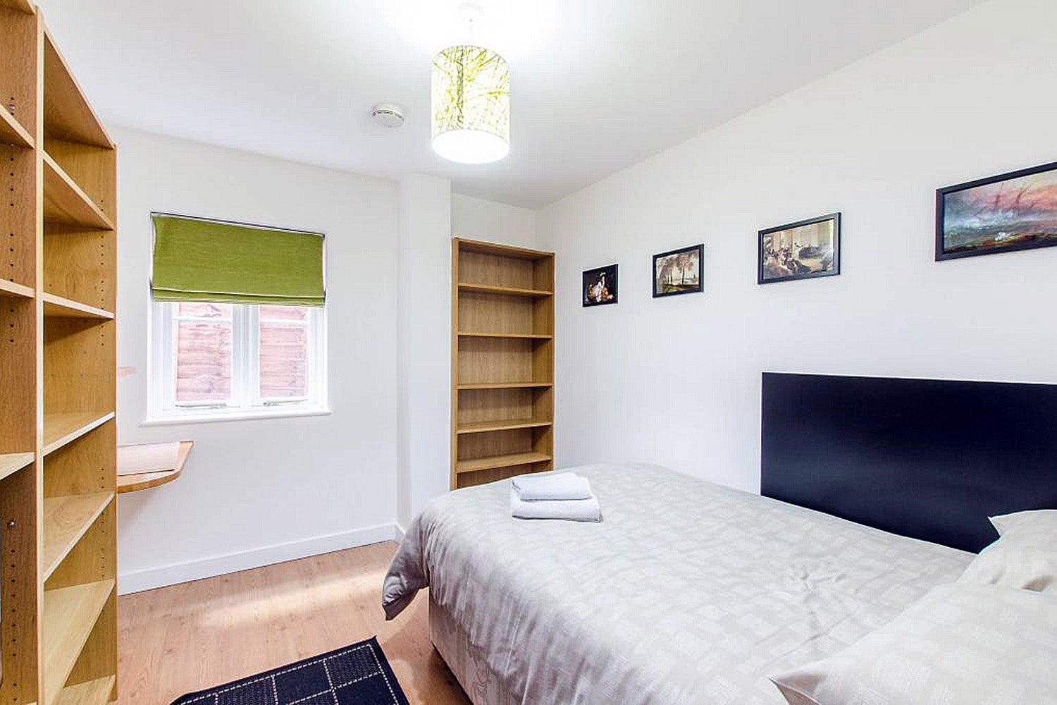 Flat Finchley Road in Greater London