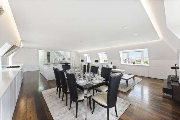 Flat Boydell Court in Greater London