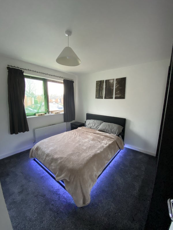 Room Spartan Way in Crawley