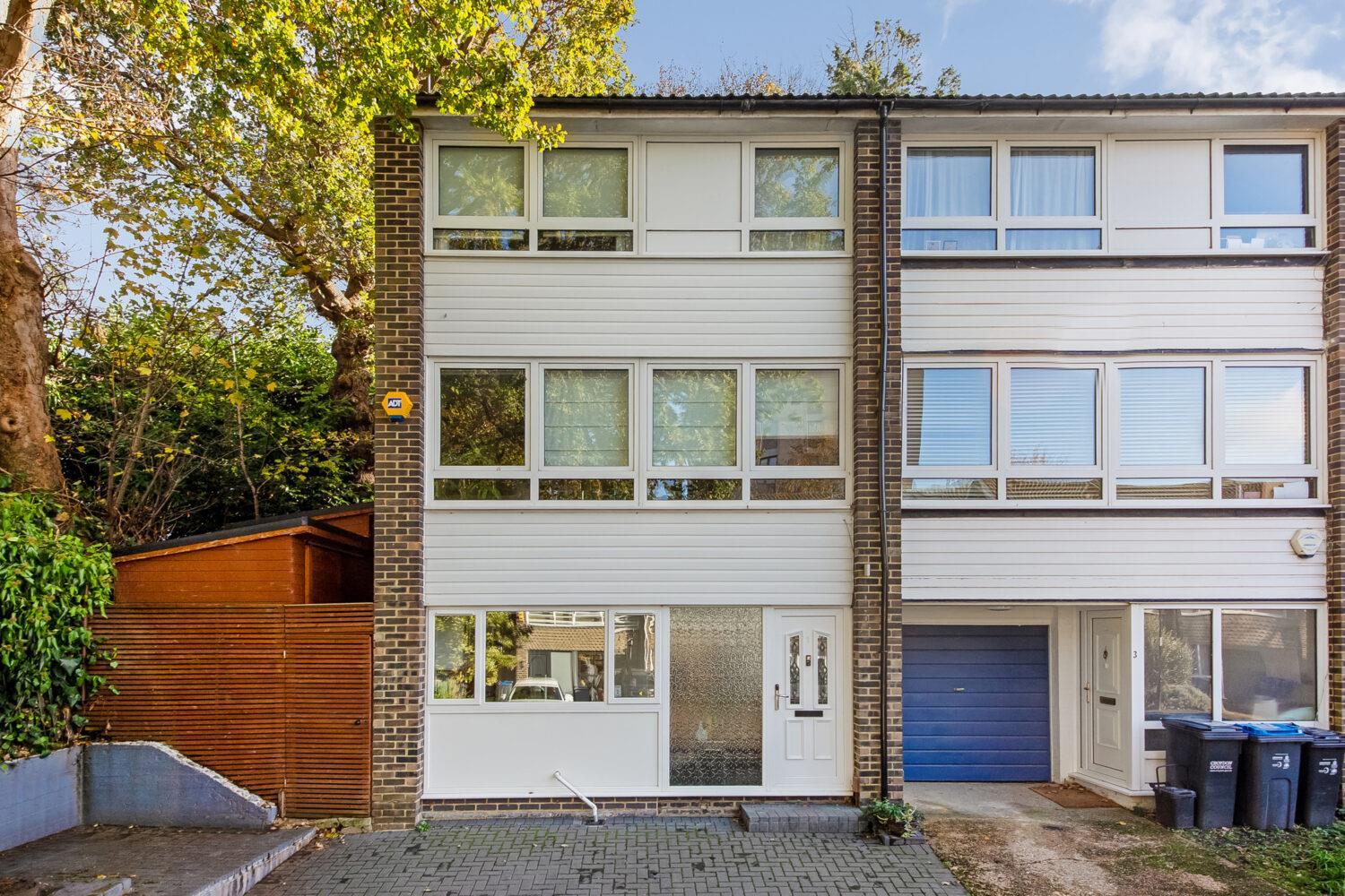 House Wakefield Gardens in Greater London