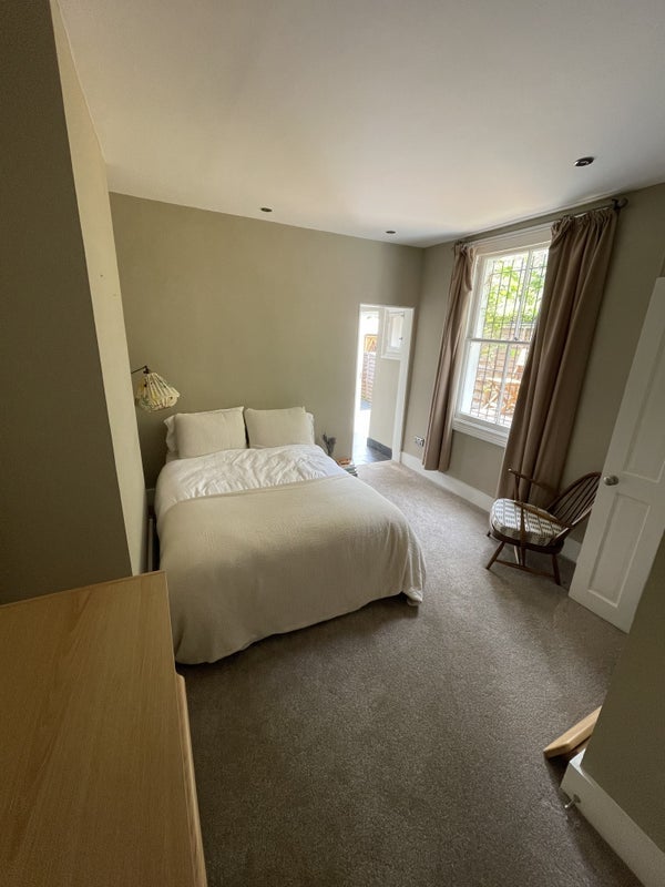 Flat Princess May Road in Greater London