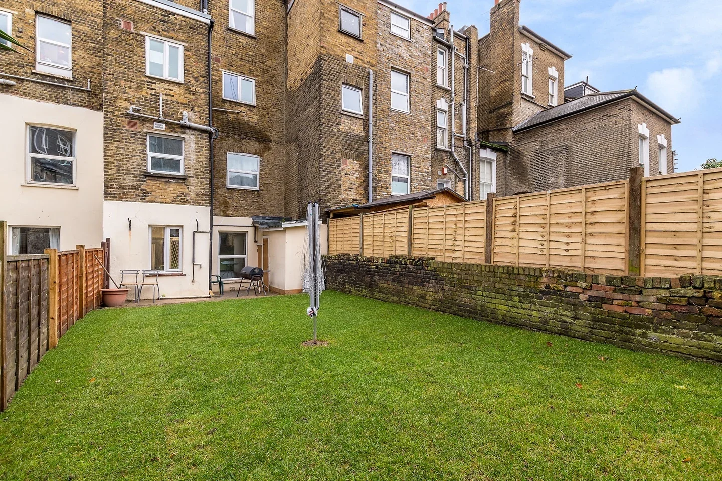 Flat Stockwell Road in Greater London
