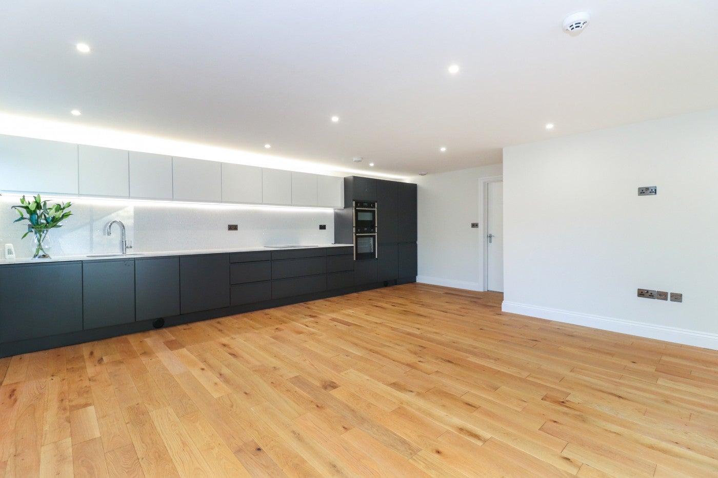 Flat Woodlands Close in Gerrards Cross