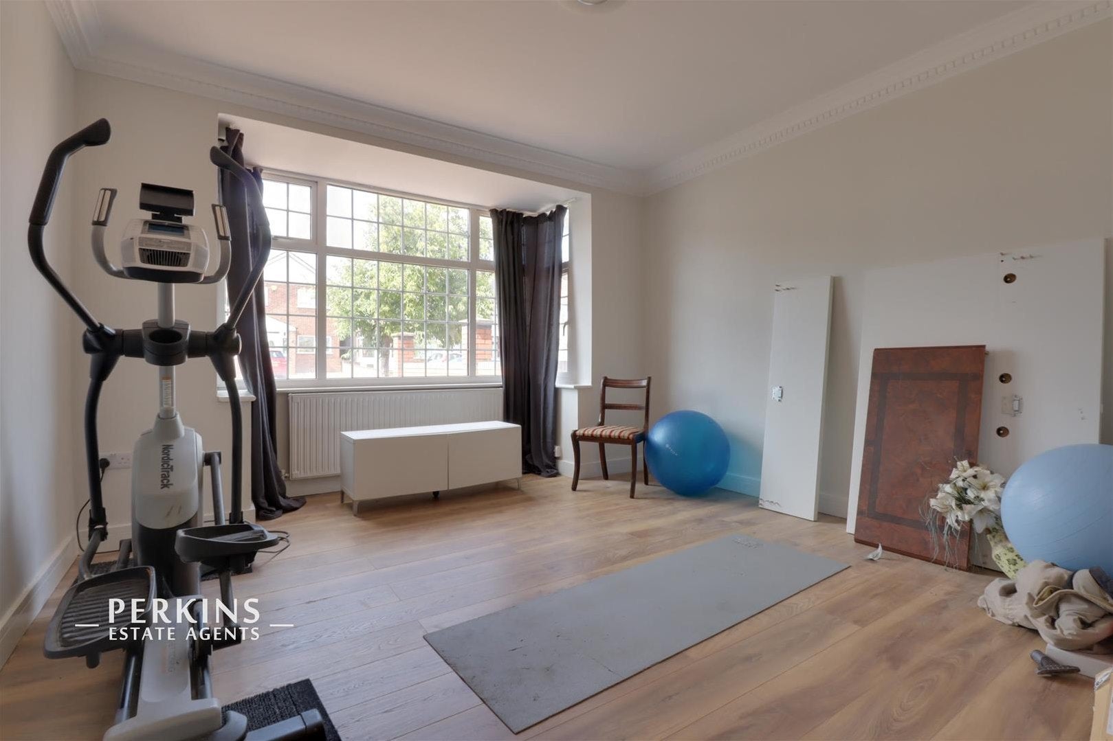 Room Mansell Road in Greater London