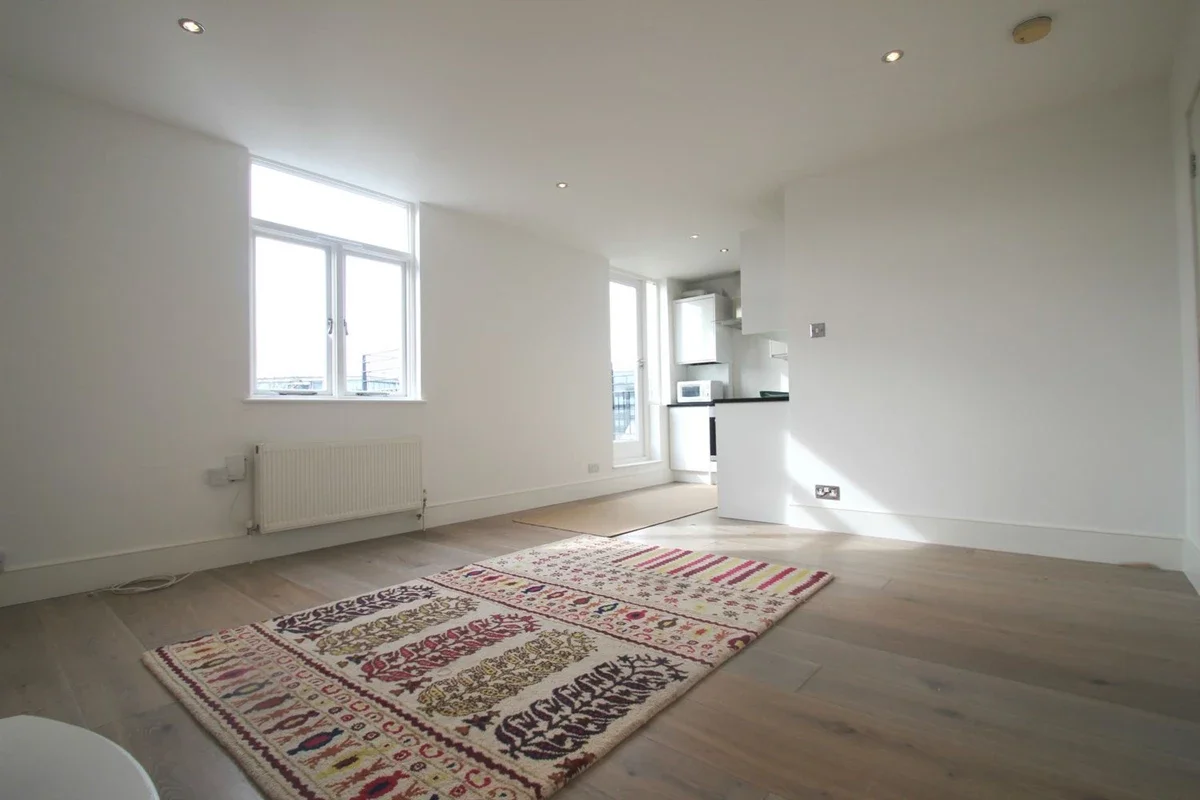 Flat Caledonian Road in Greater London