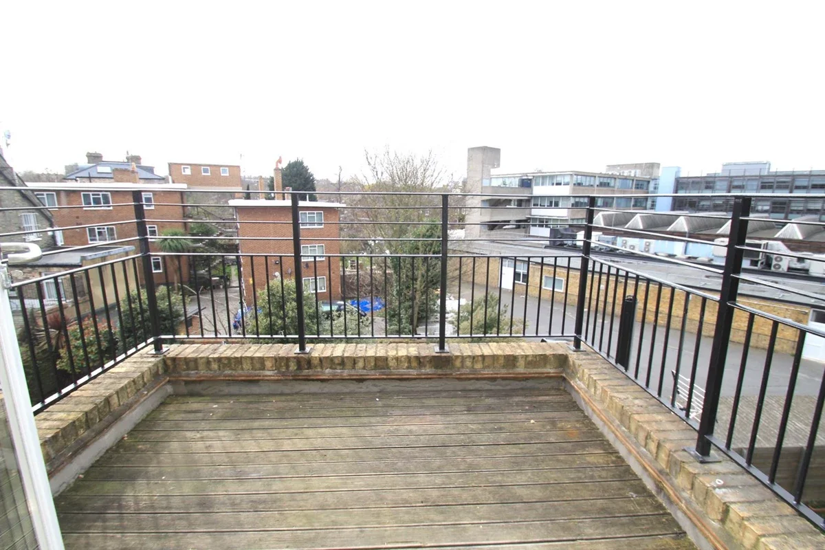 Flat Caledonian Road in Greater London