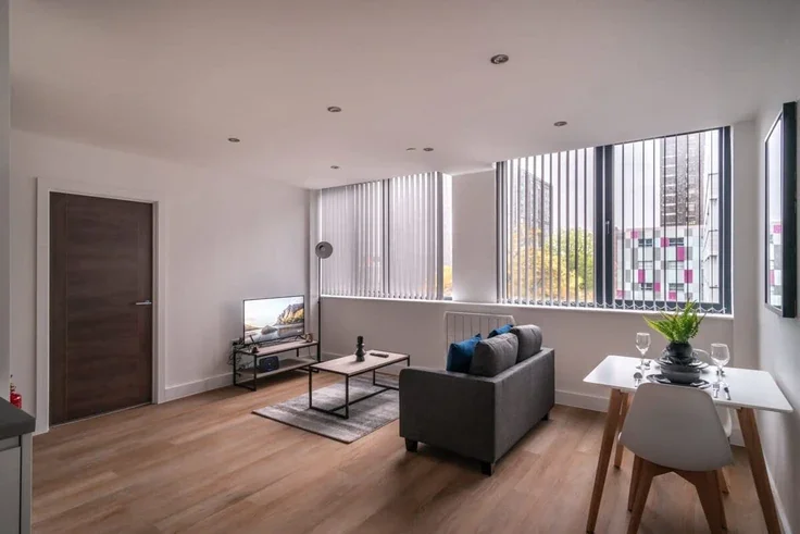 Flat Talbot Road in Trafford