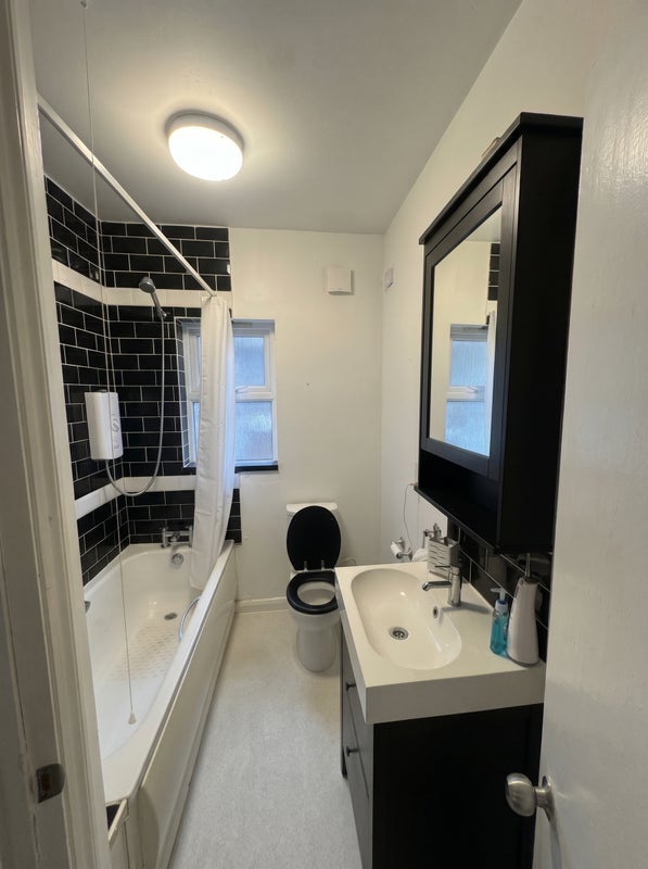Room Tatnell Road in Greater London
