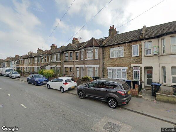 Flat Montagu Road in Greater London