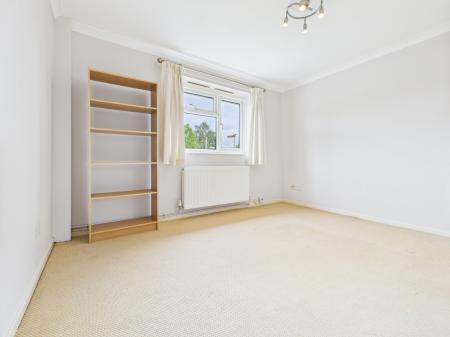 Flat Glamis Close in Basingstoke and Deane