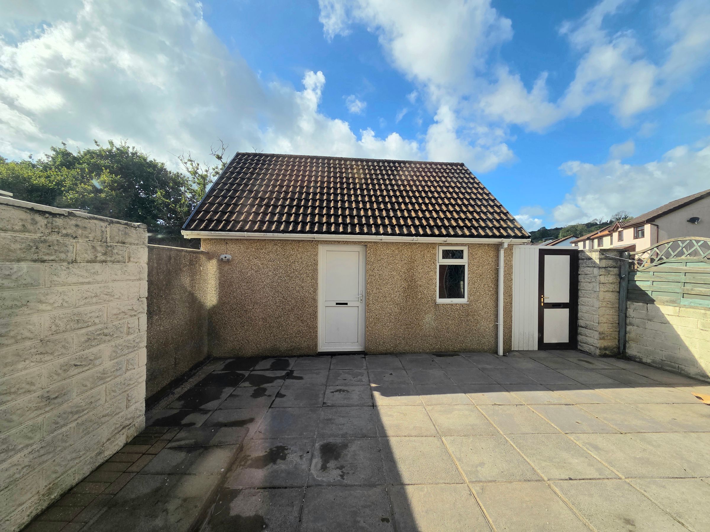 House Woodstock Gardens in Pencoed