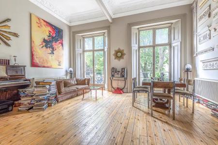 Flat Queens Gardens in Greater London