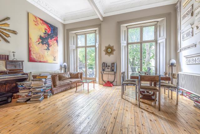 Flat Queens Gardens in Greater London