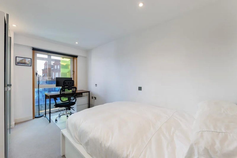 Flat Upper Clapton Road in Greater London
