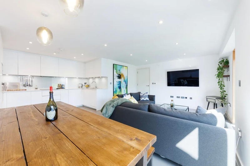 Flat Upper Clapton Road in Greater London
