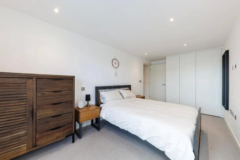 Flat Upper Clapton Road in Greater London