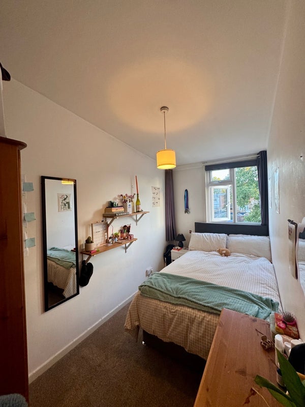 Room Fernlea Road in Greater London