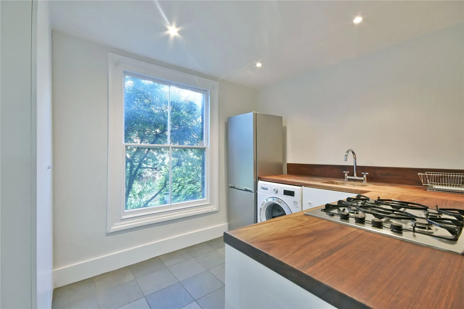 Flat Iverson Road in Greater London
