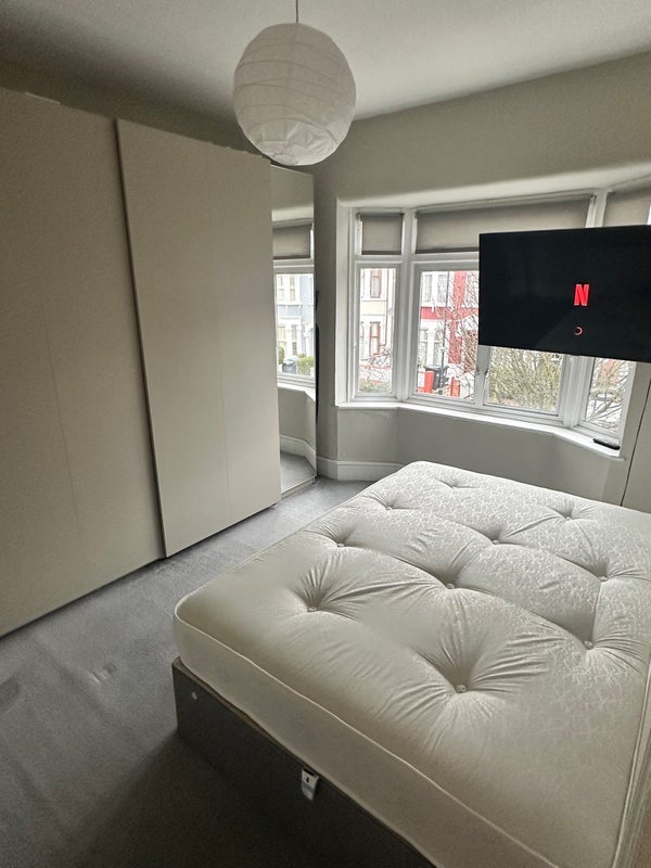 Room Fairfax Road in Greater London