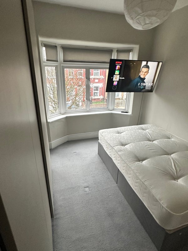 Room Fairfax Road in Greater London