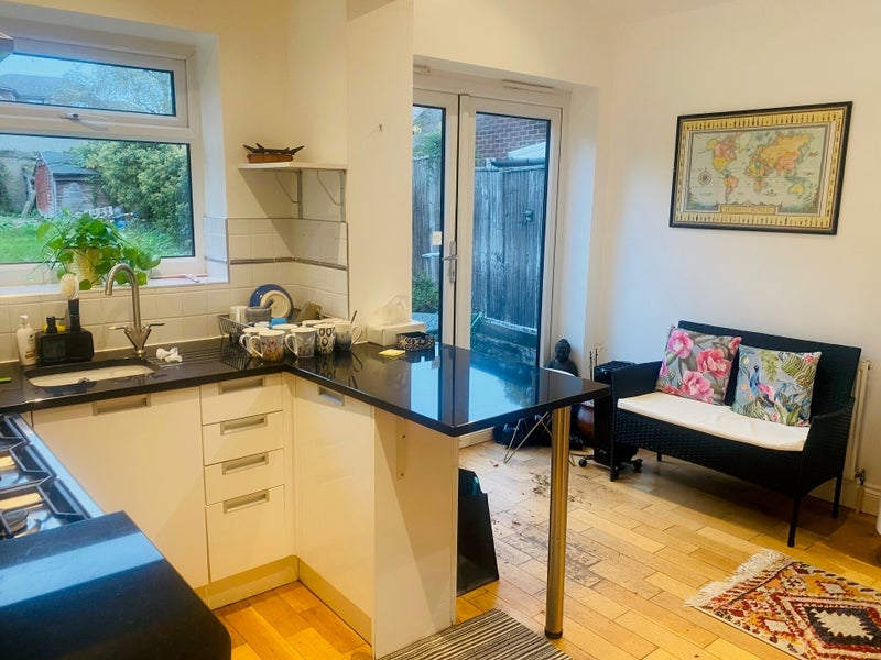 Room Merriman Road in Greater London