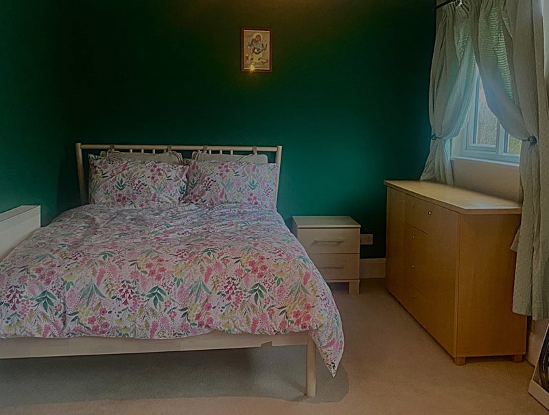 Room Merriman Road in Greater London