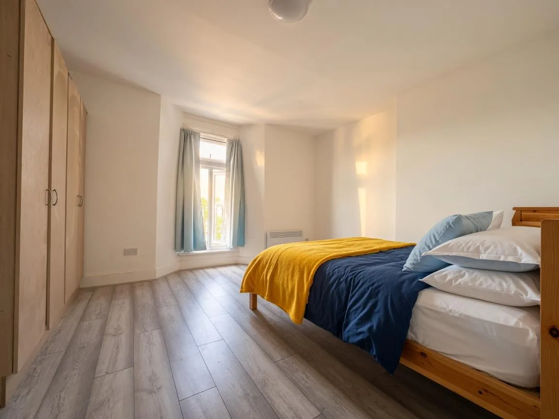 Flat Dean Road in Greater London