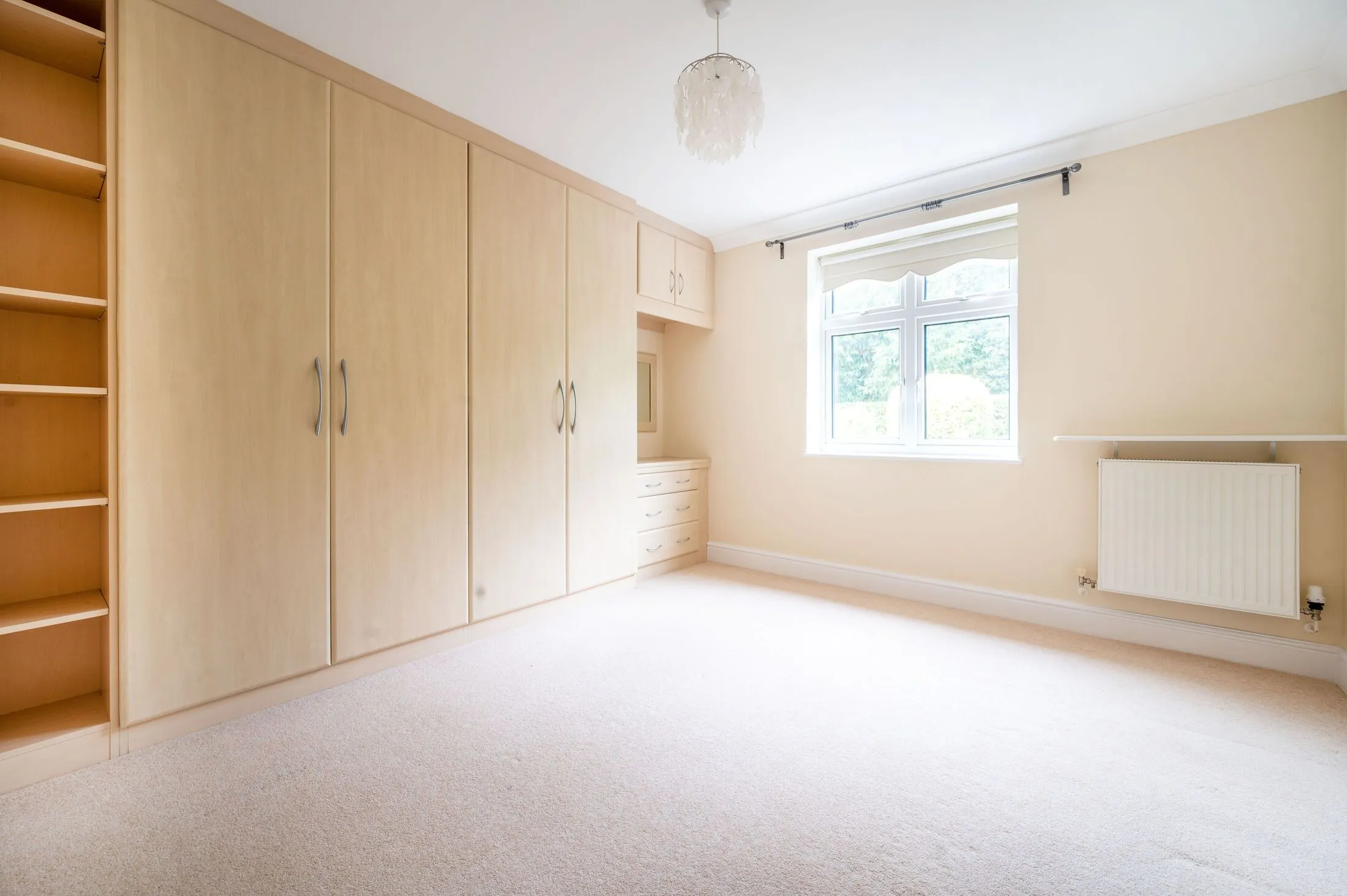 Flat Clandon Road in Guildford