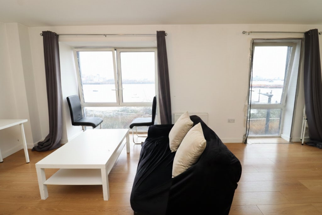 Room Globe Road in Greater London