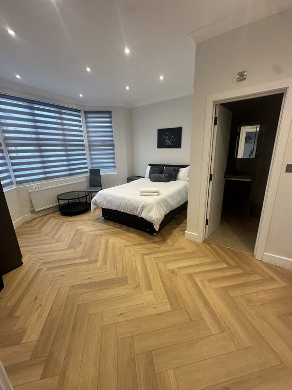 Flat Berkhamsted Avenue in Greater London