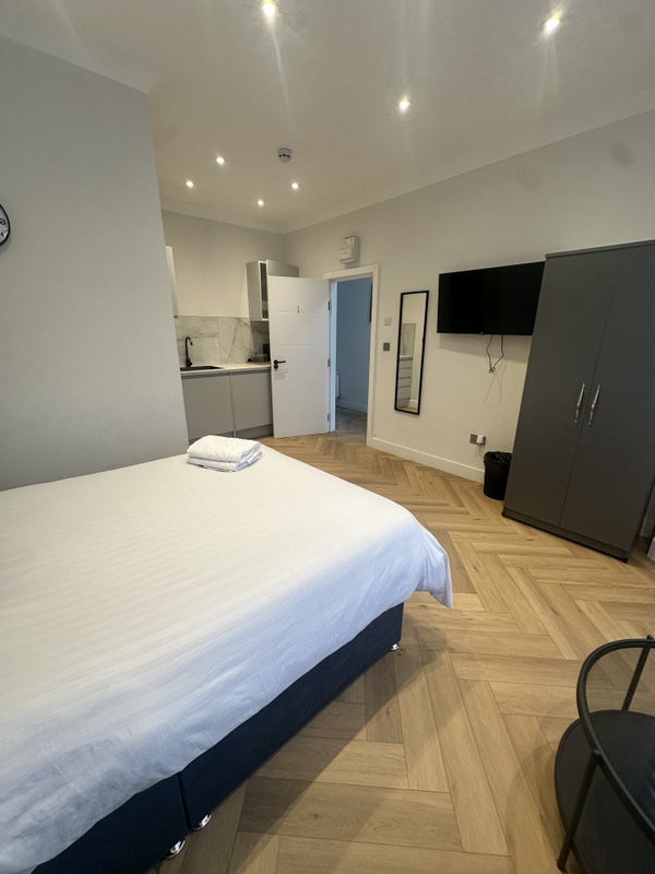 Flat Berkhamsted Avenue in Greater London