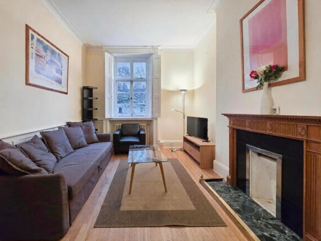 Flat Westbourne Terrace in City of Westminster