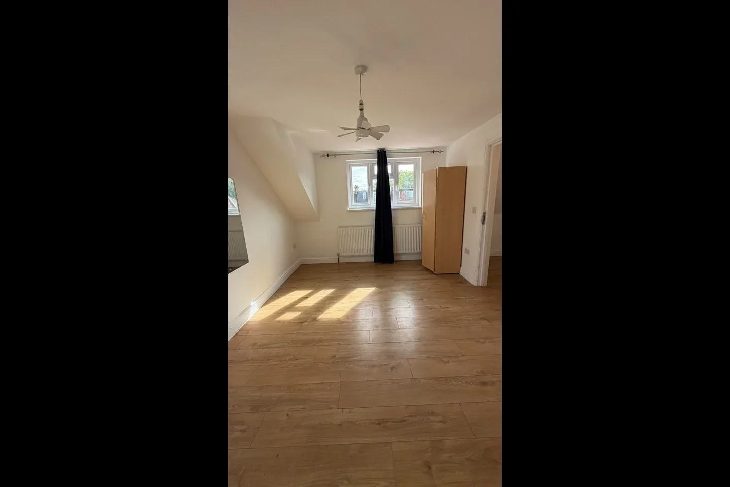 Flat Green Lane in Greater London
