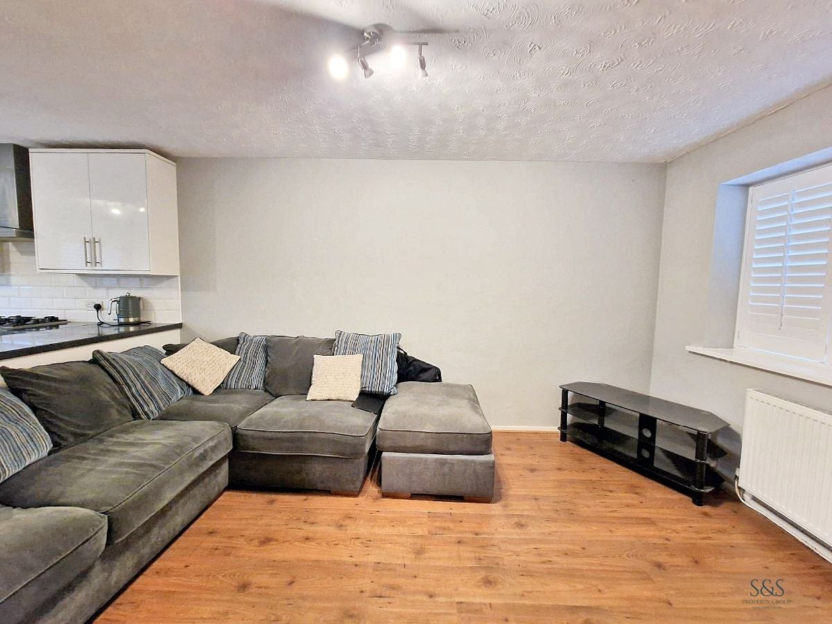 House Crescent Grove in Prestwich