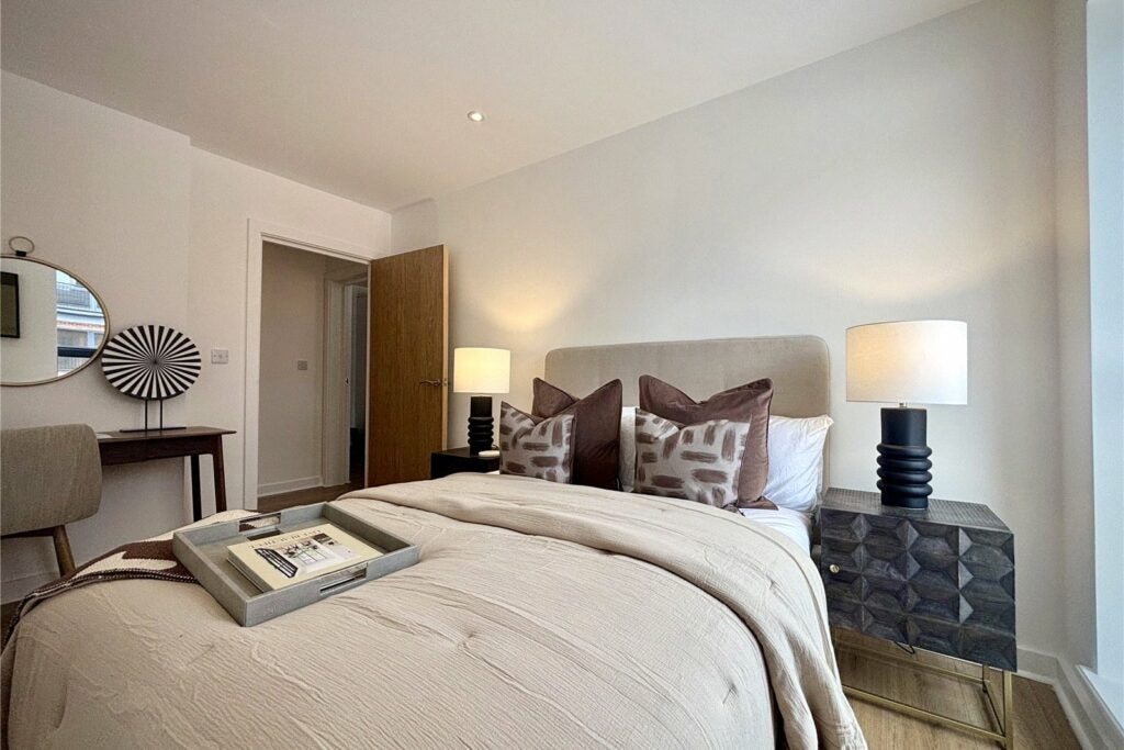 Flat Victoria Road in Rushmoor