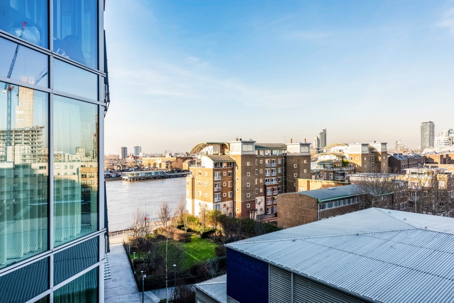 Flat Juniper Drive in Greater London